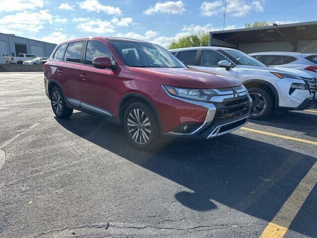 2019 MITSUBISHI Outlander