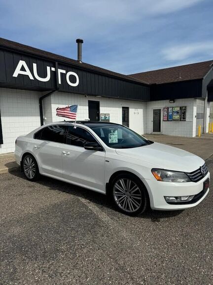 2015 VOLKSWAGEN Passat
