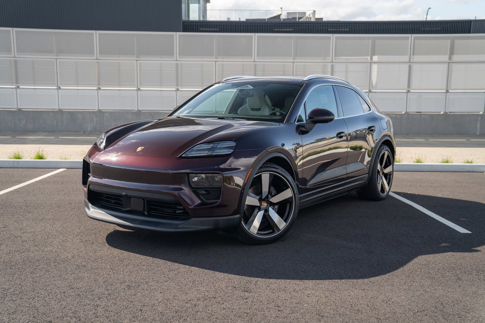 2025 PORSCHE Macan