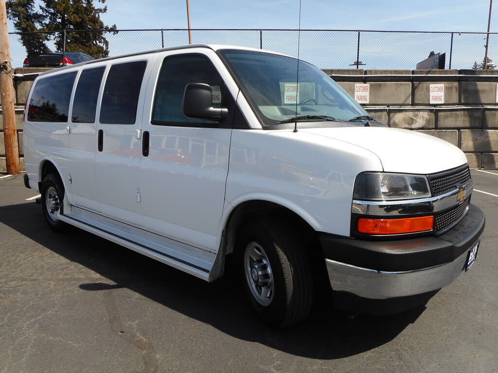 2017 CHEVROLET Express