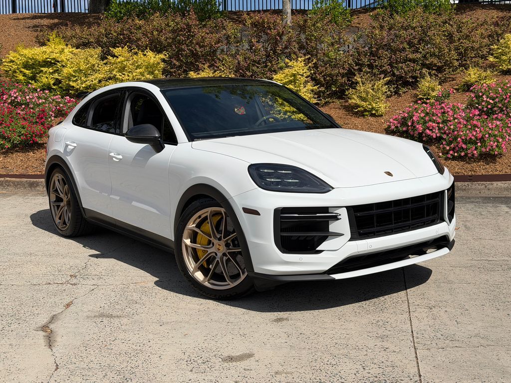 2024 PORSCHE Cayenne
