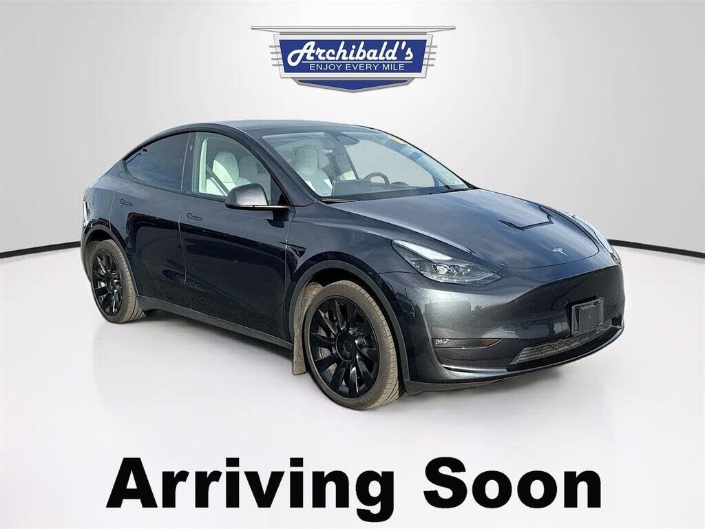 2024 TESLA Model Y