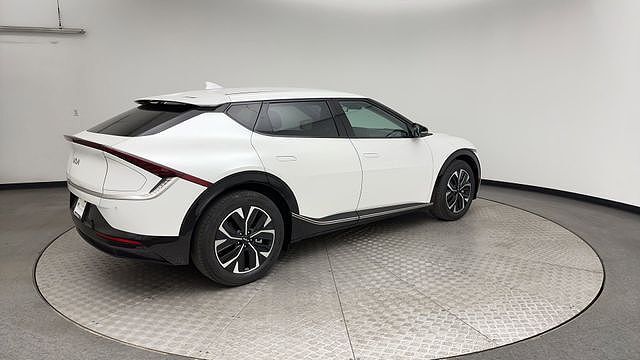 2023 KIA EV6