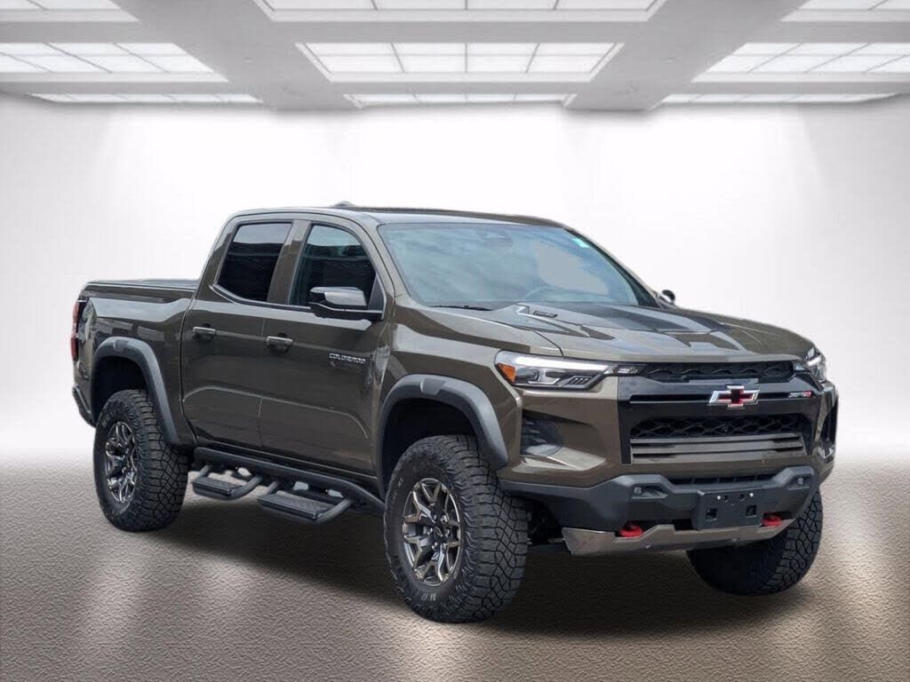 2025 CHEVROLET Colorado