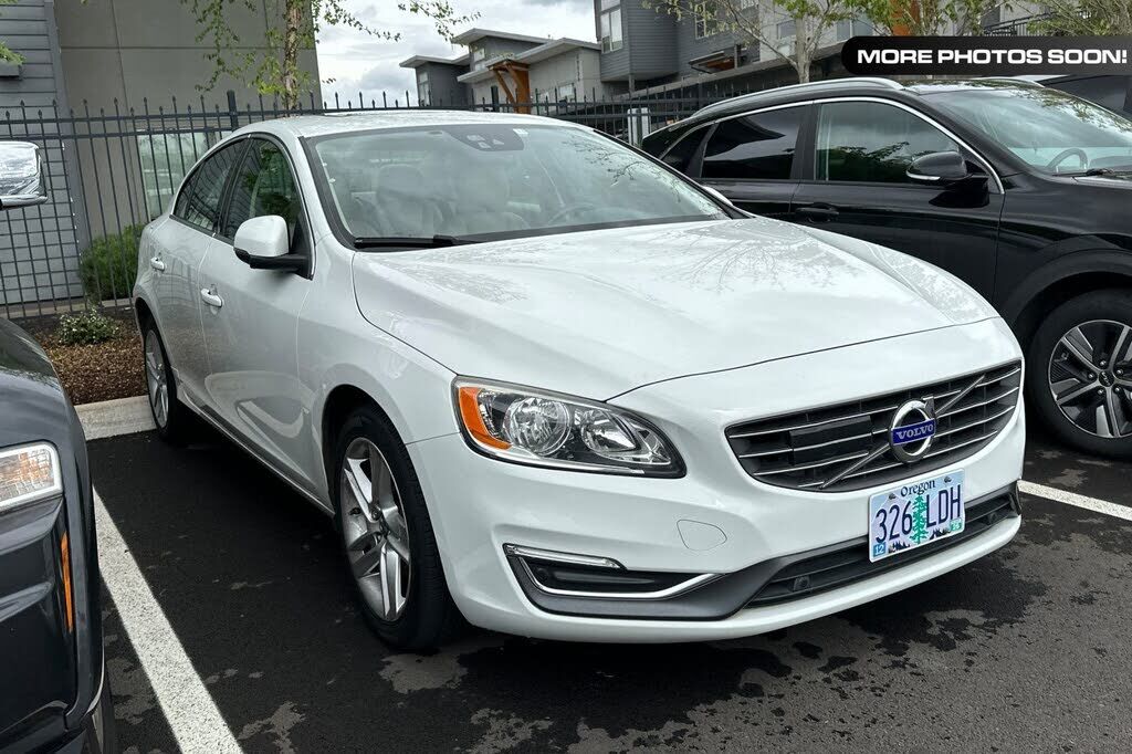 2015 VOLVO S60