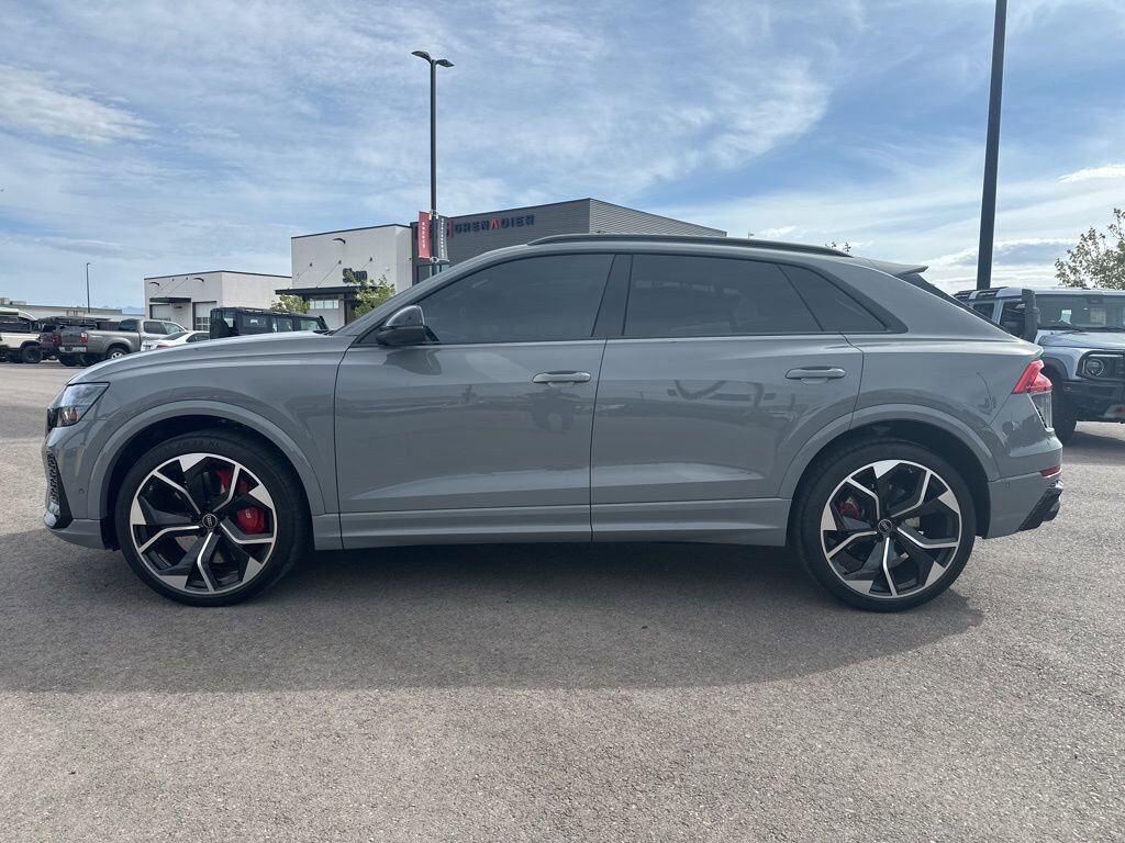 2024 AUDI RS Q8