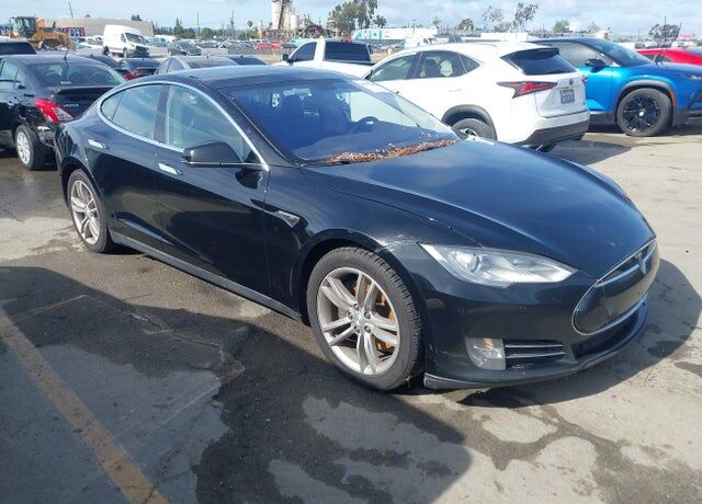 2014 TESLA Model S