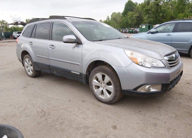 2012 SUBARU Outback