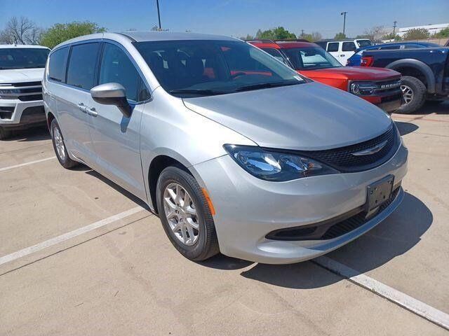 2023 CHRYSLER Voyager