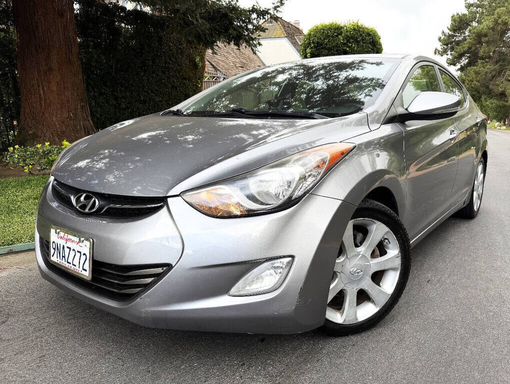 2012 HYUNDAI Elantra