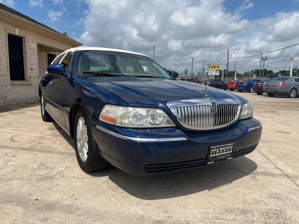 2008 LINCOLN Town Car