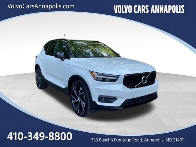 2020 VOLVO XC40