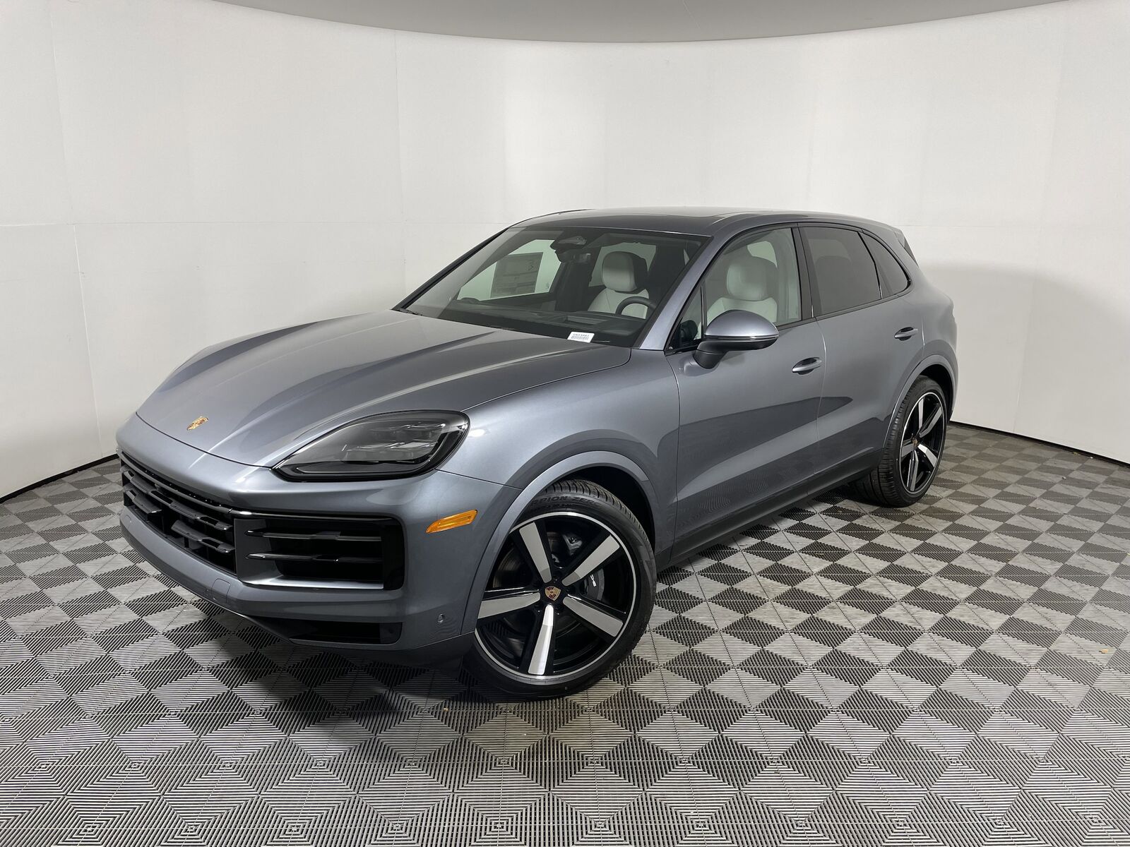 2026 PORSCHE Cayenne