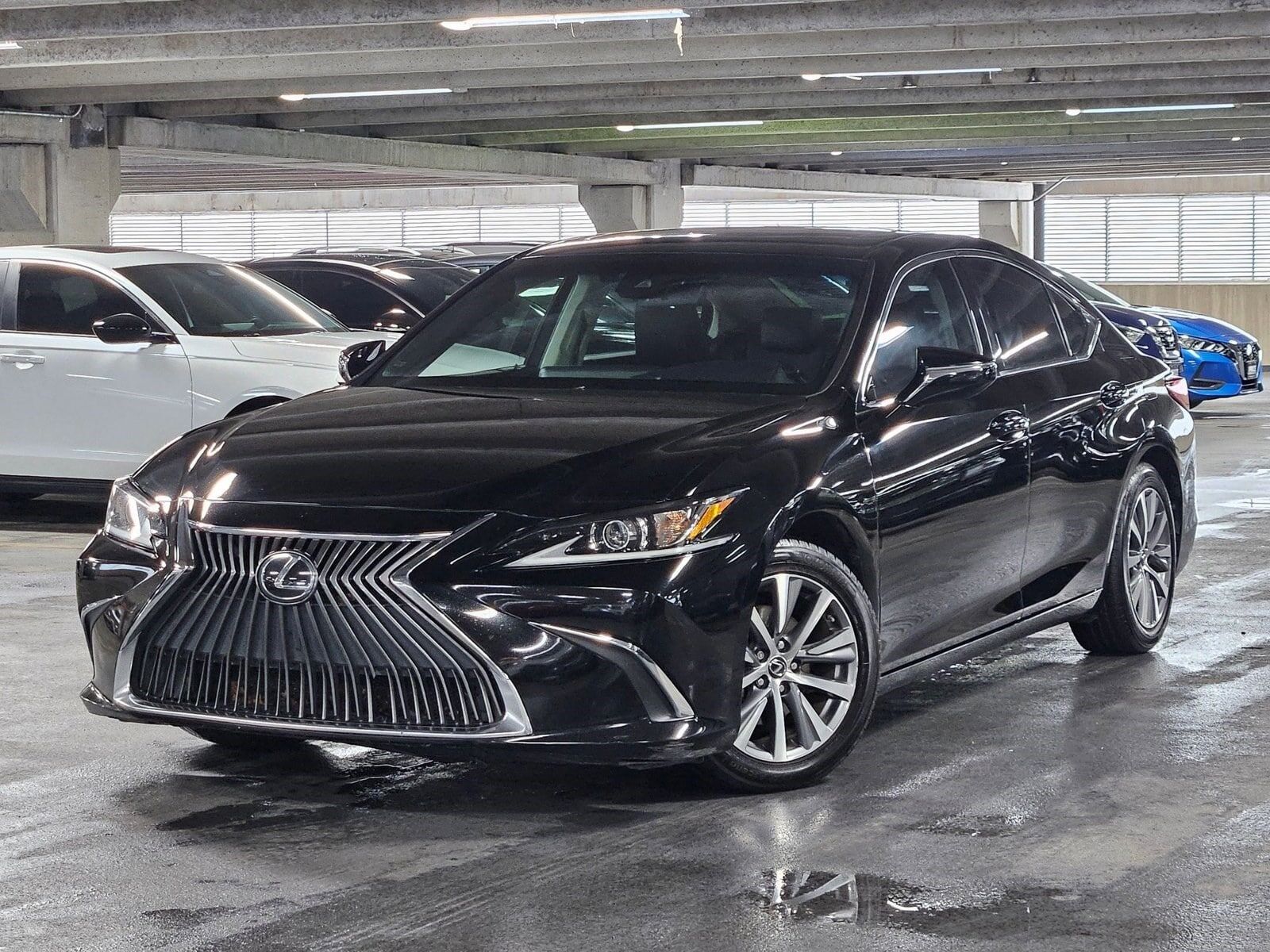 2019 LEXUS ES