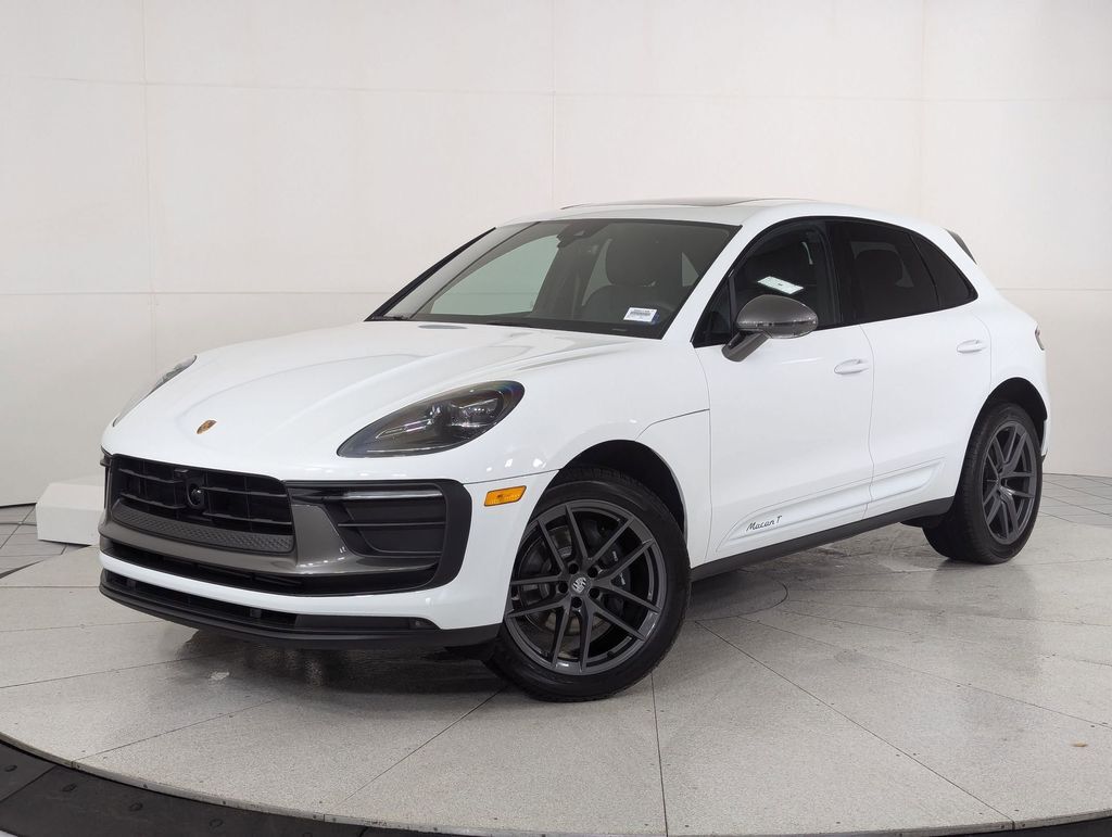 2026 PORSCHE Macan