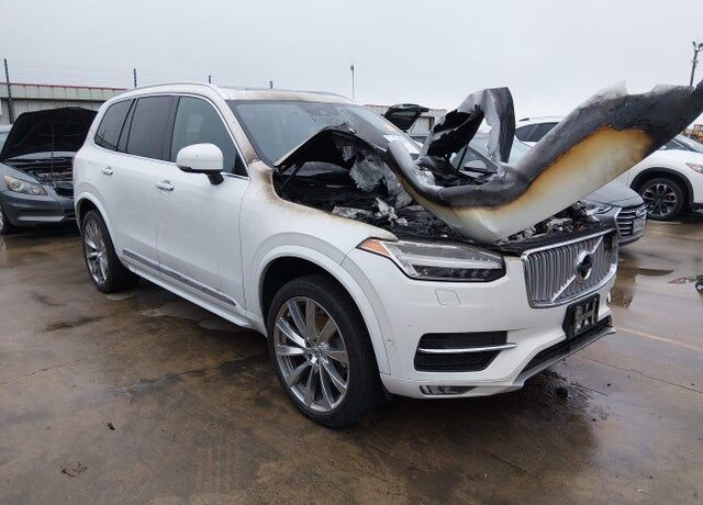 2016 VOLVO XC90