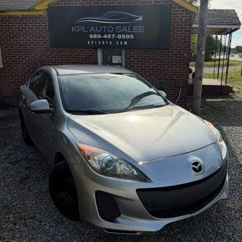 2013 MAZDA Mazda3