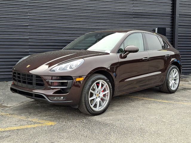2017 PORSCHE Macan