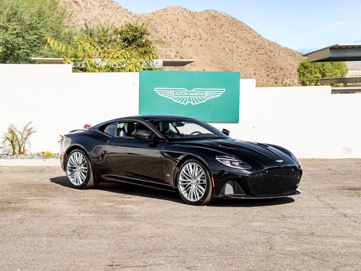 2022 ASTON MARTIN DBS