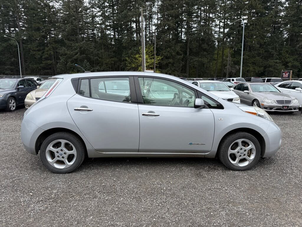 2011 NISSAN Leaf