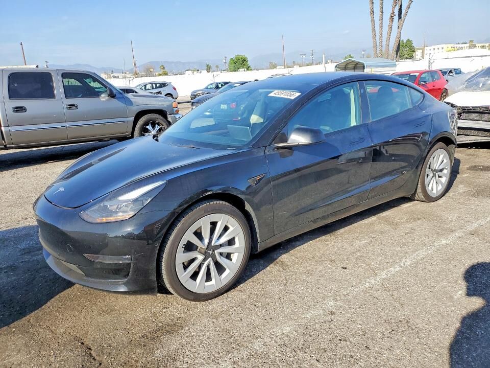 2022 TESLA Model 3