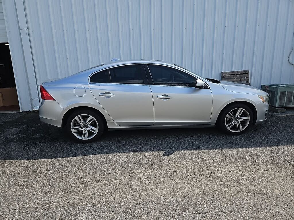 2015 VOLVO S60