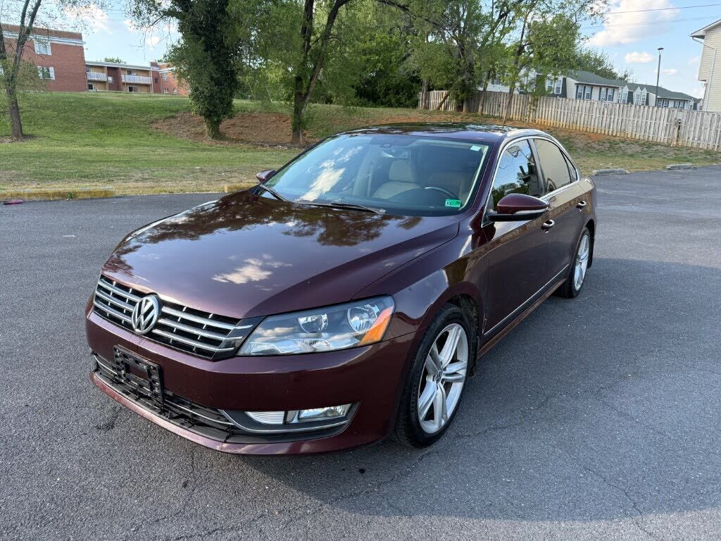 2012 VOLKSWAGEN Passat