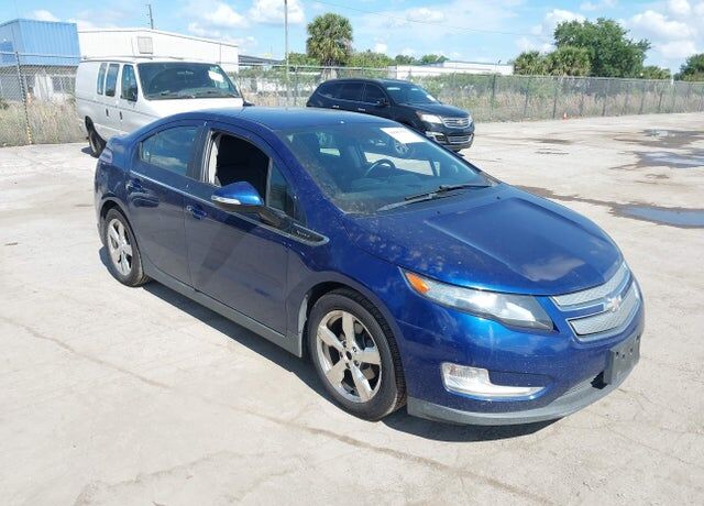2013 CHEVROLET Volt