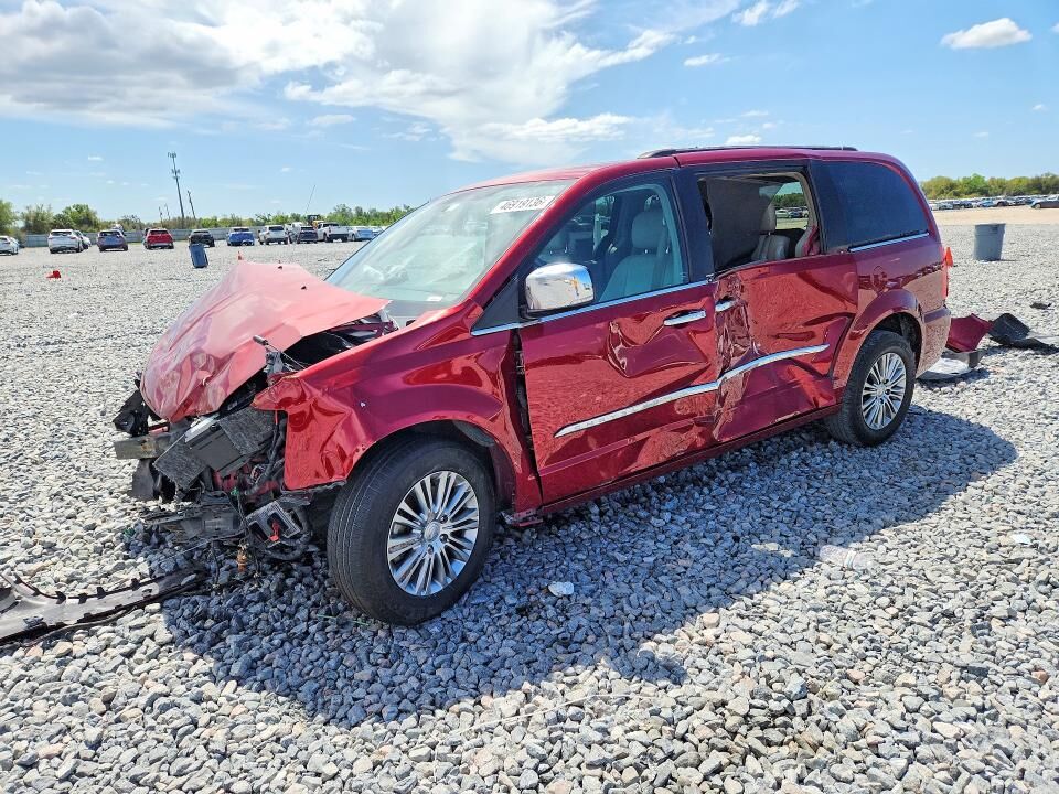 2013 CHRYSLER Town and Country