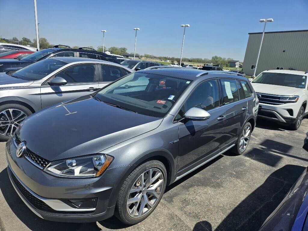 2017 VOLKSWAGEN Golf Alltrack