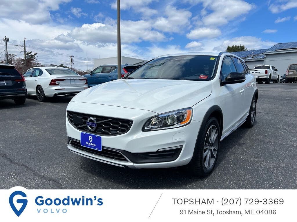 2017 VOLVO V60CC