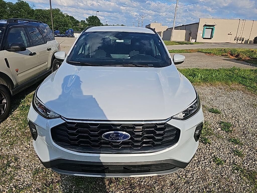 2025 FORD Escape