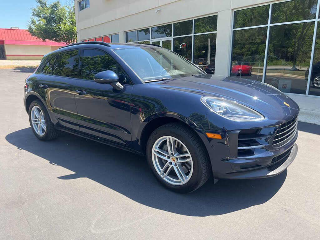2020 PORSCHE Macan