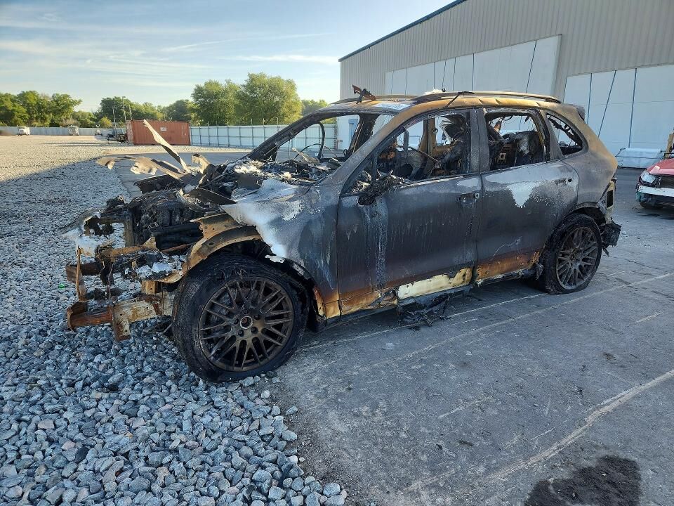 2017 PORSCHE Cayenne