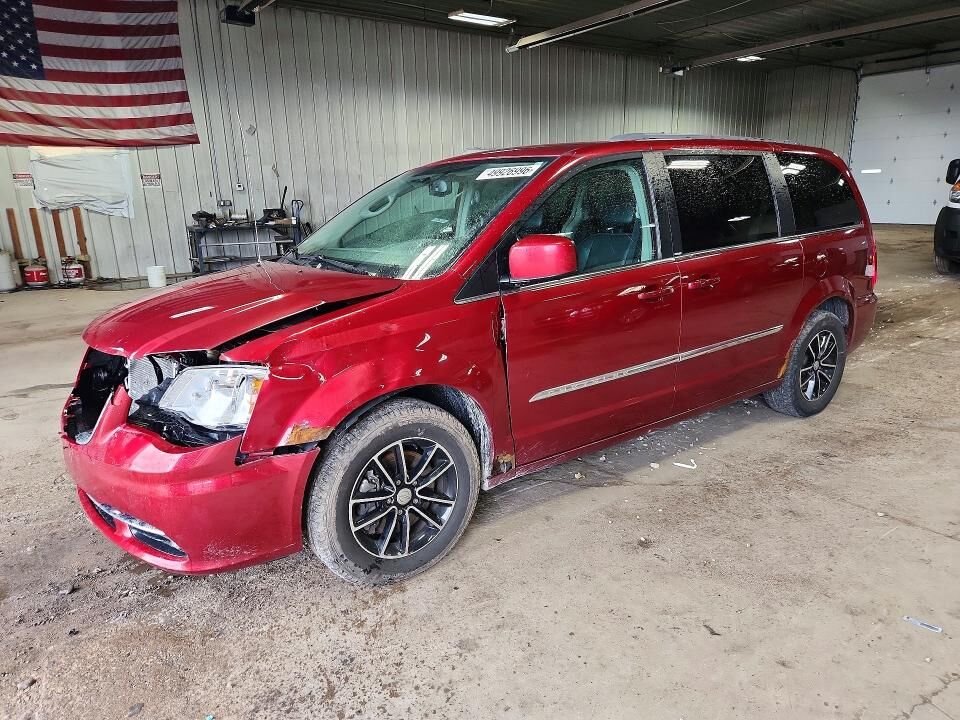 2013 CHRYSLER Town and Country
