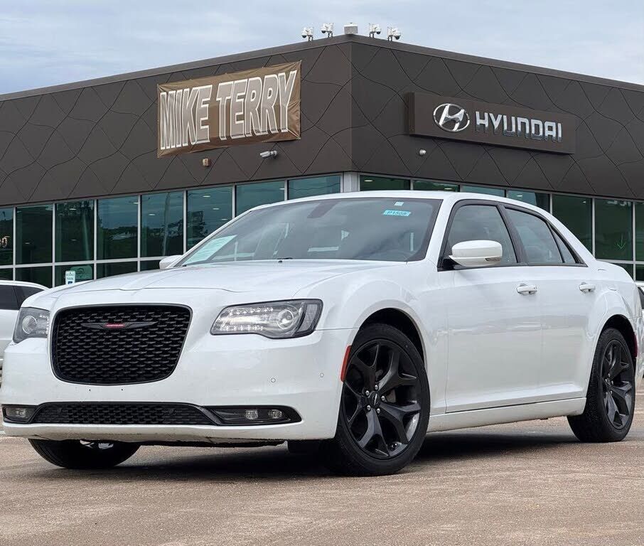 2023 CHRYSLER 300