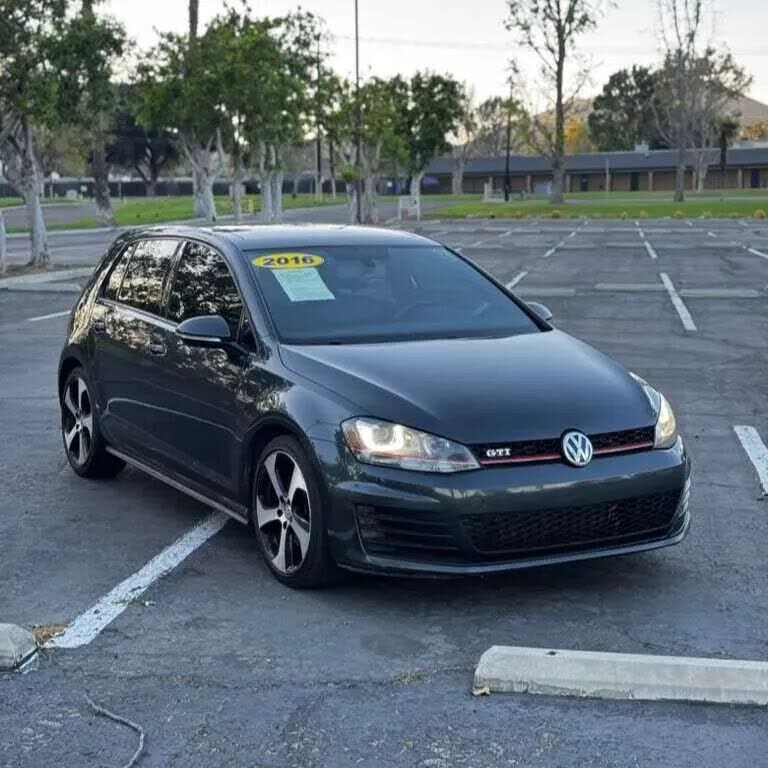 2016 VOLKSWAGEN Golf GTI