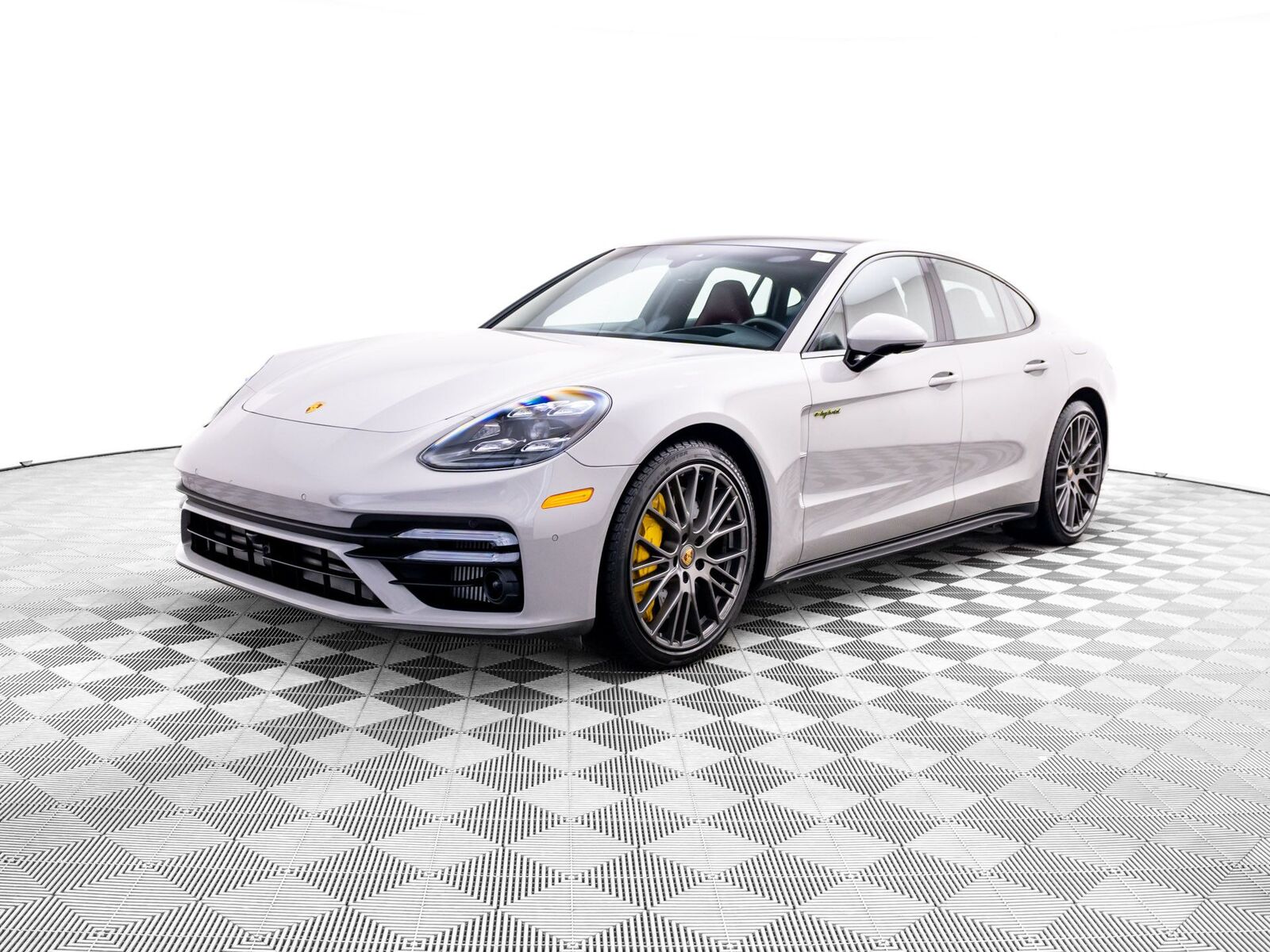2023 PORSCHE Panamera