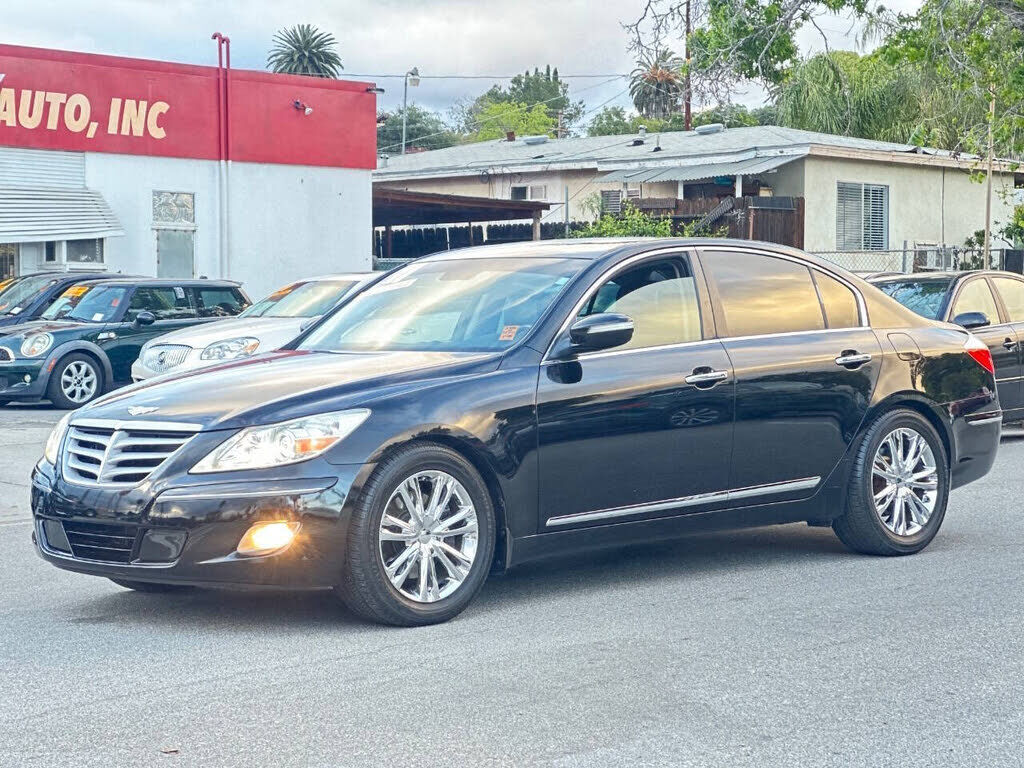 2011 HYUNDAI Genesis