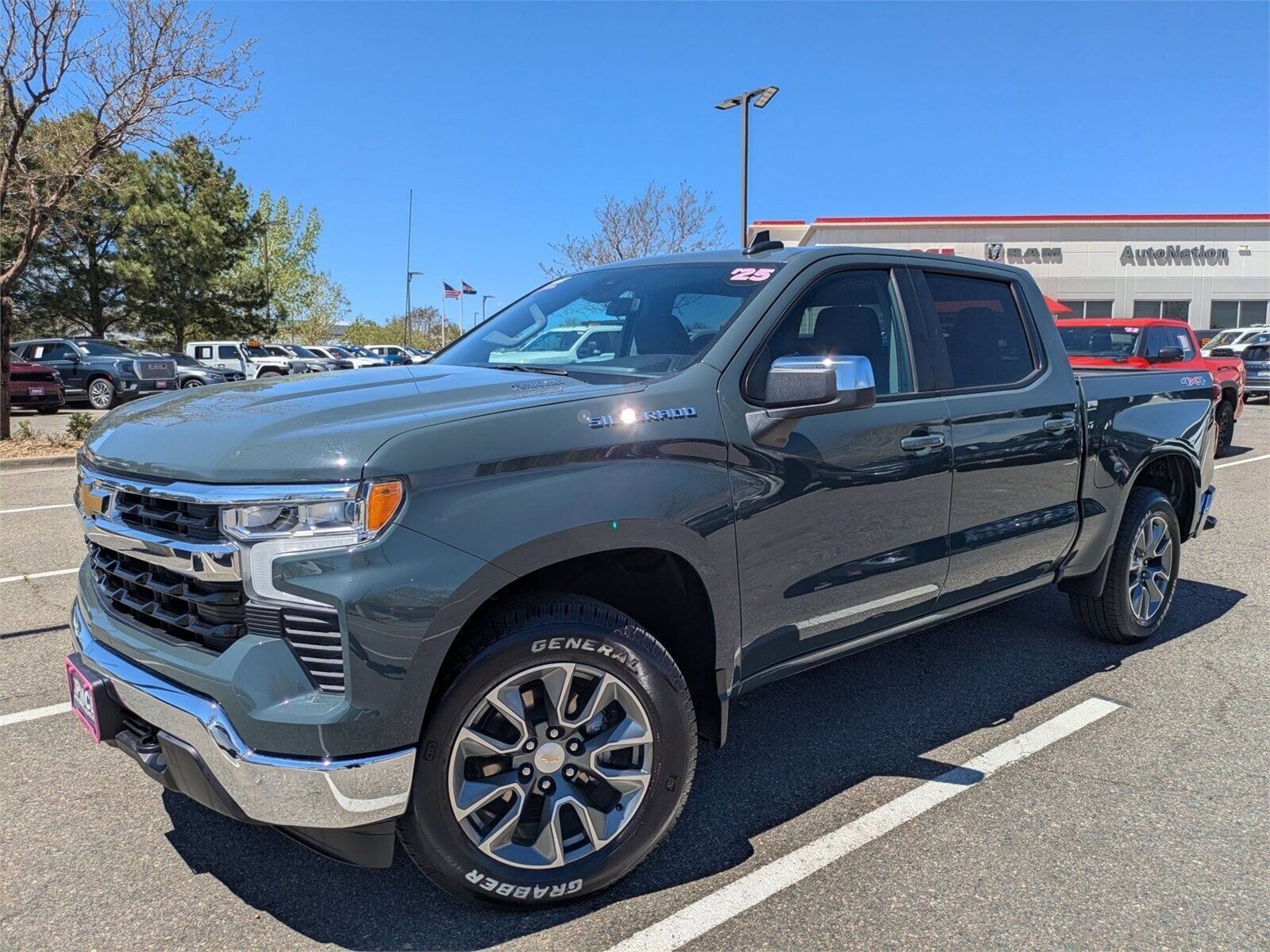 2025 CHEVROLET Silverado