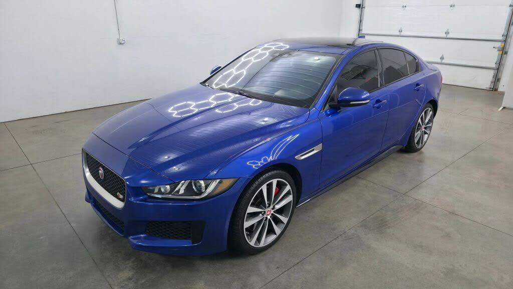 2018 JAGUAR XE