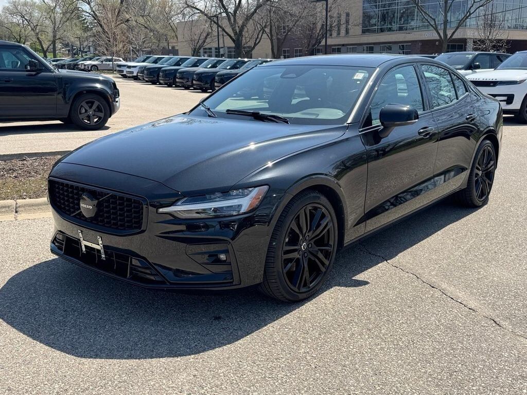 2023 VOLVO S60