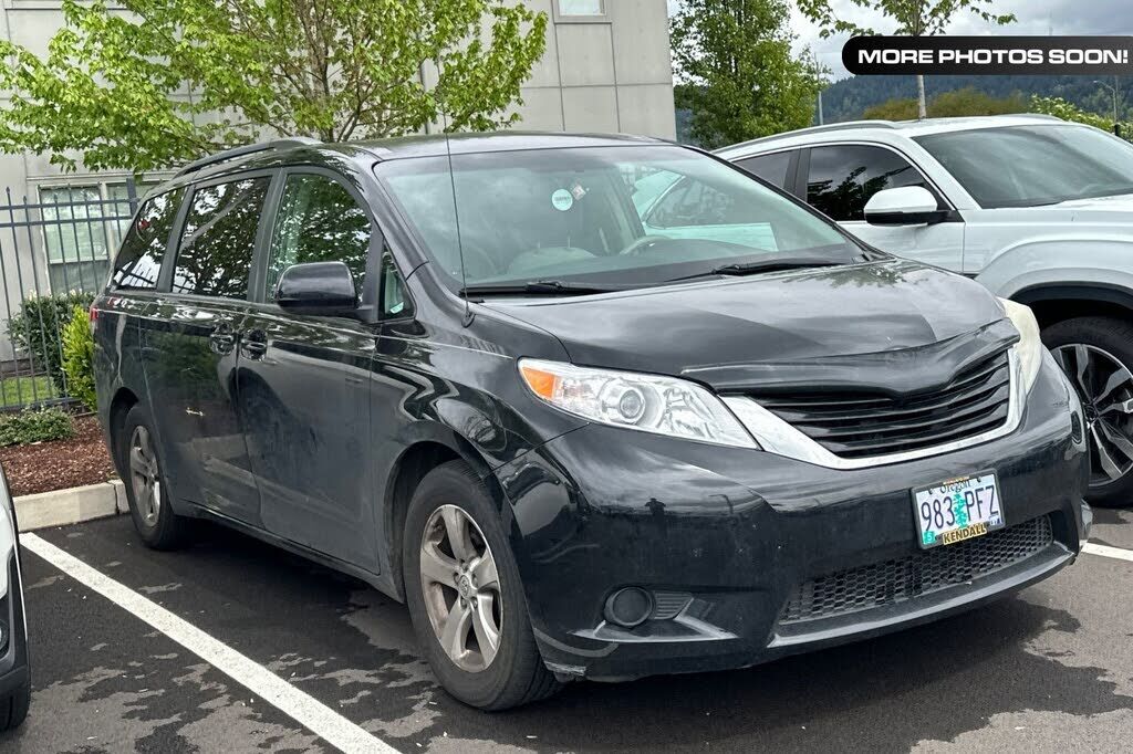 2014 TOYOTA Sienna