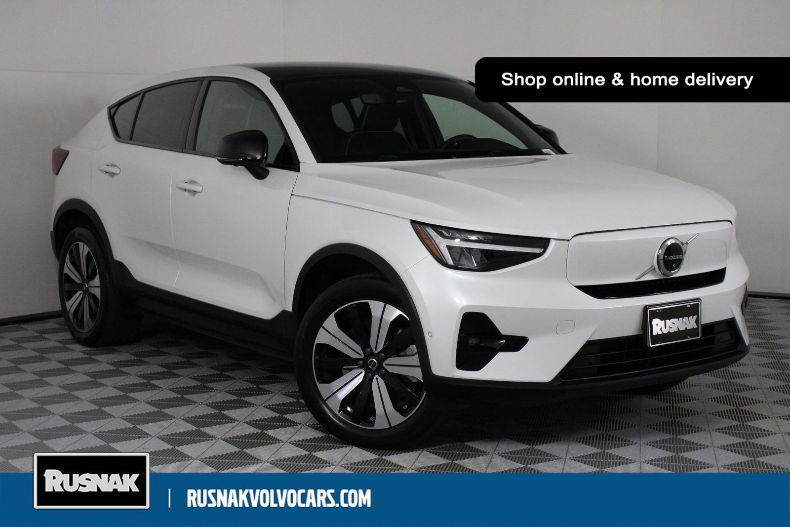 2023 VOLVO C40