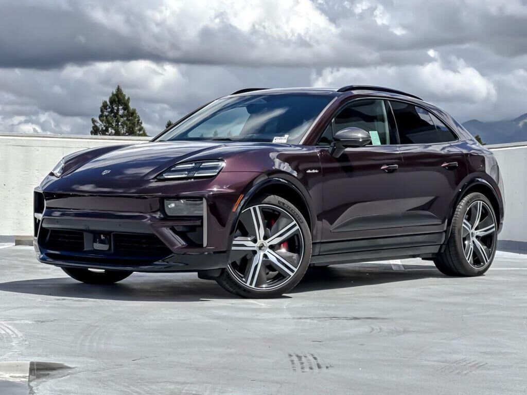 2024 PORSCHE Macan
