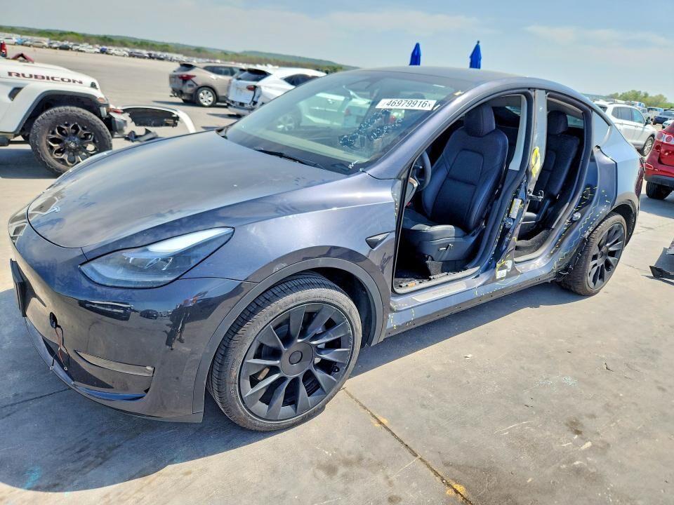 2024 TESLA Model Y