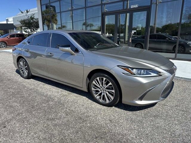 2020 LEXUS ES