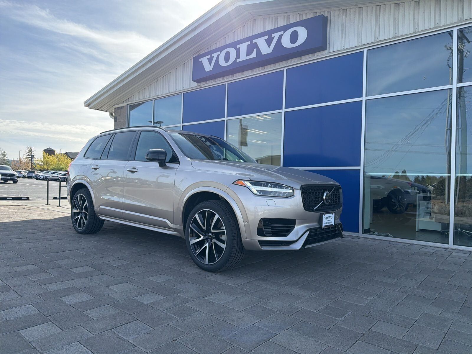 2023 VOLVO XC90