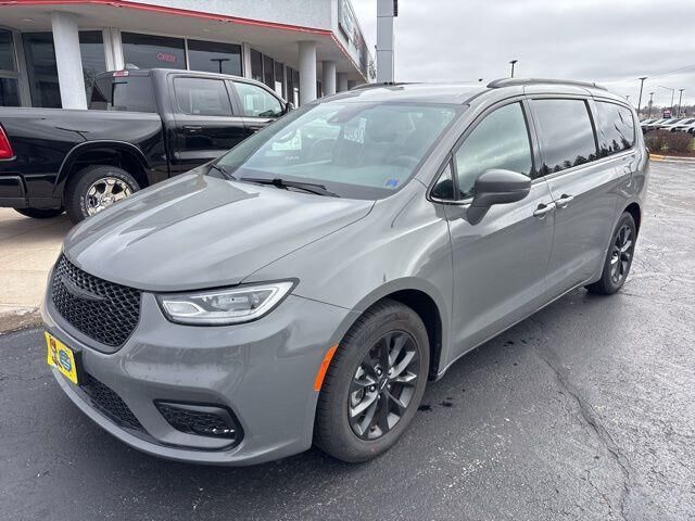 2021 CHRYSLER Pacifica