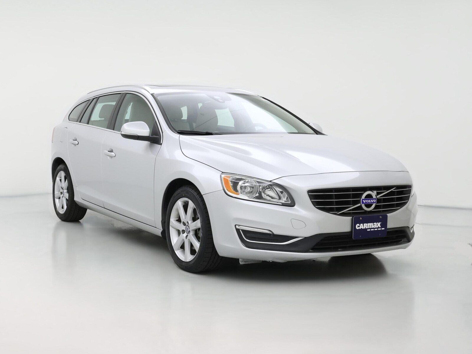 2017 VOLVO V60